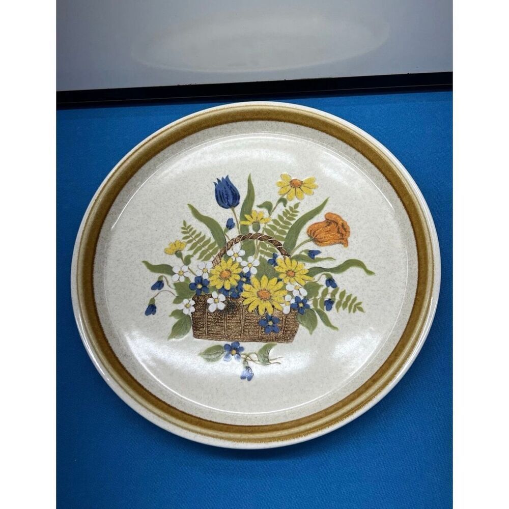 Mikasa Stone Manor Garden Bouquet Dinner Plate Japan F5315